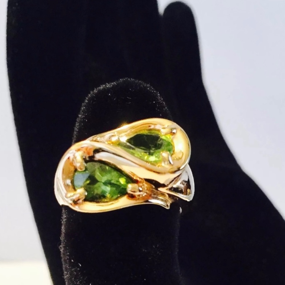 “HOST PICK” Beads & Flowers Bracelet/Peridot CZ Ring - Picture 3 of 3